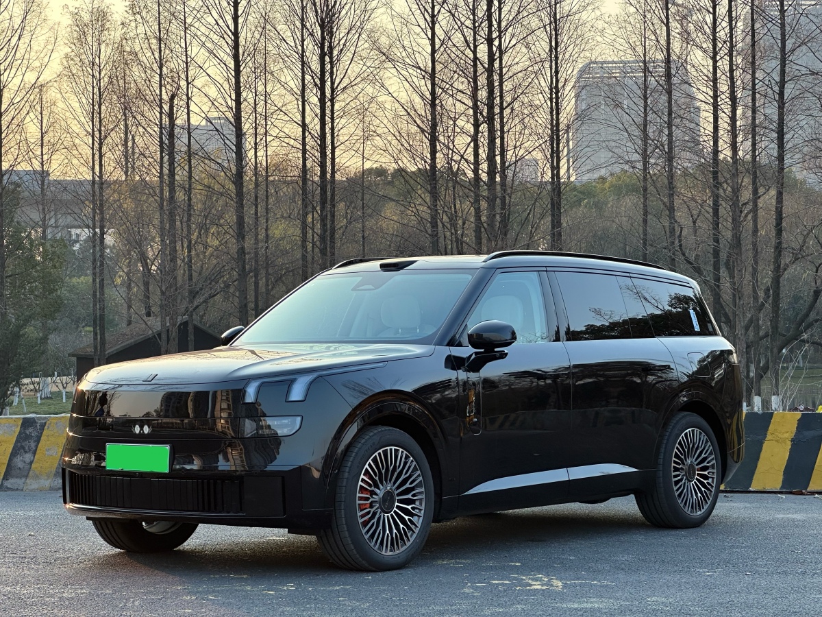 Lynk & Co 900 2025 car image 