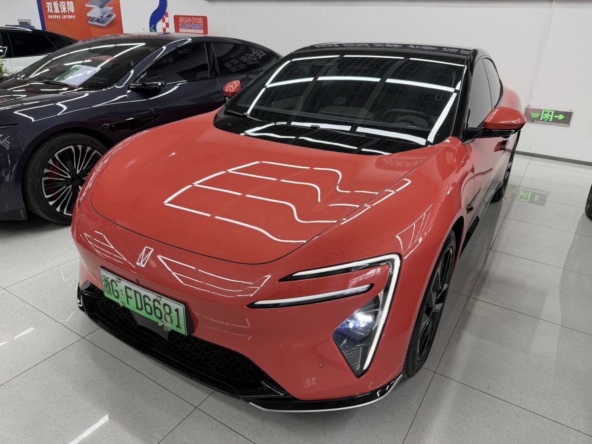 Avatr 06 2025 car image 