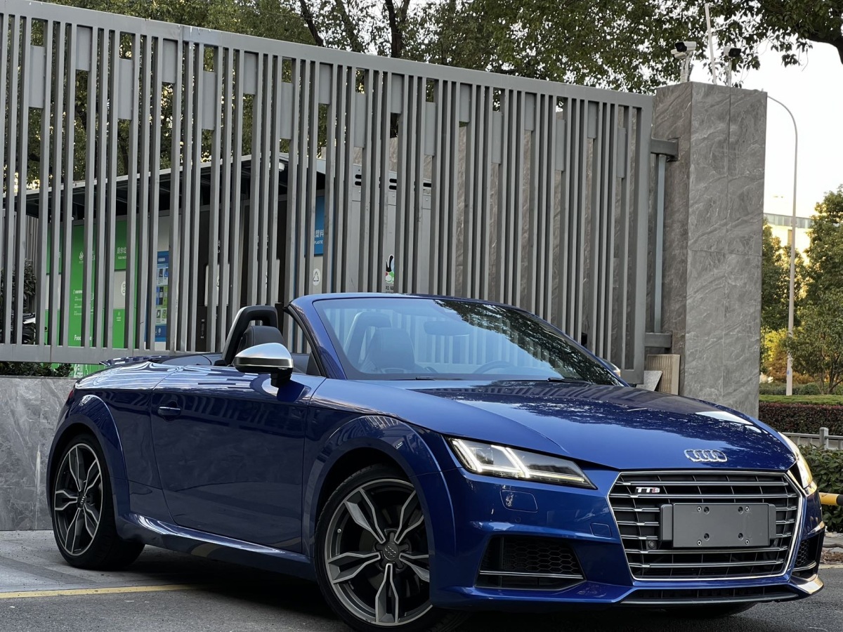 Audi 2017 Audi 2017 car image