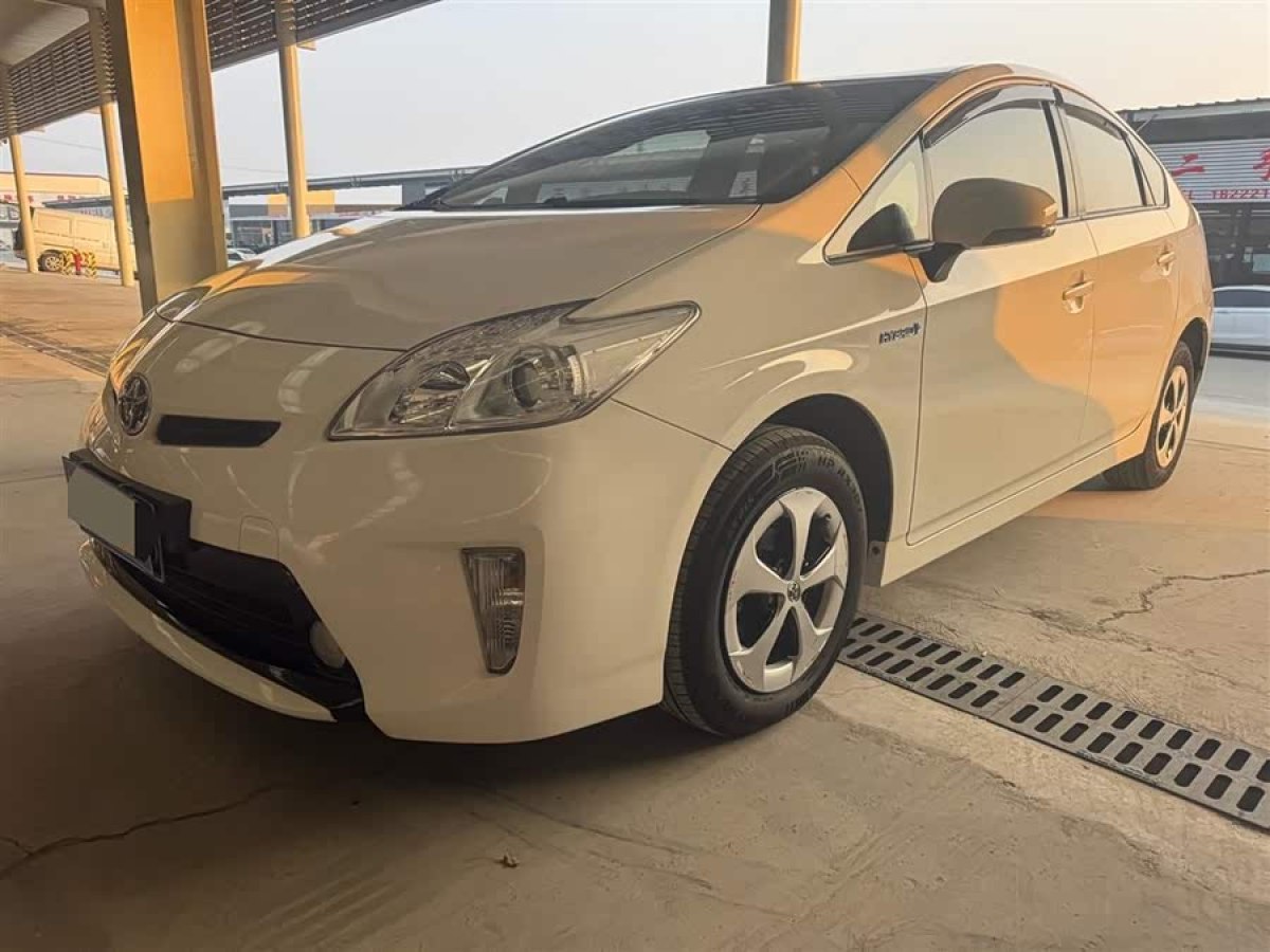 Toyota Prius 2015 car image 