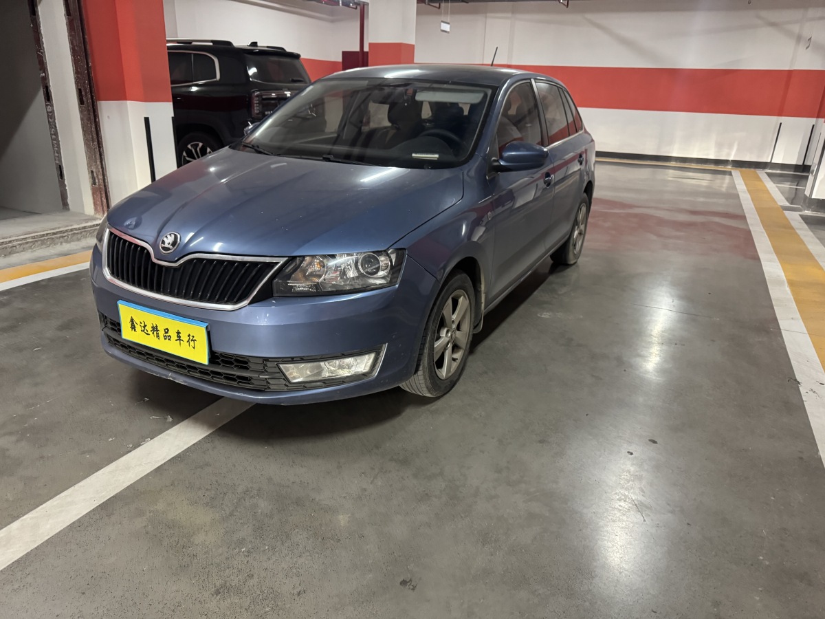 Skoda Rapid Spaceback 2016 Skoda Rapid Spaceback 2016 car image