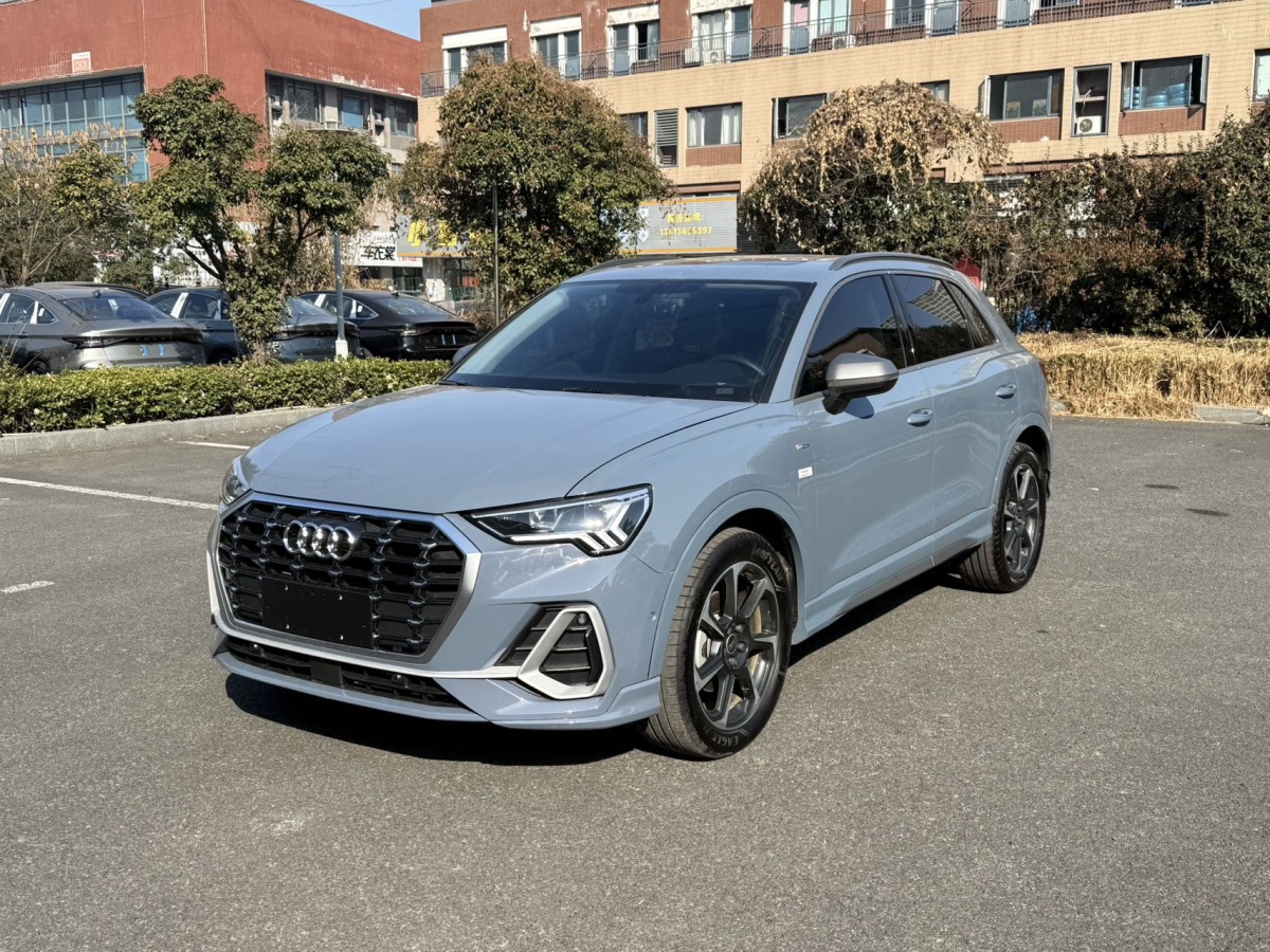 Audi Q3 2022 car image 