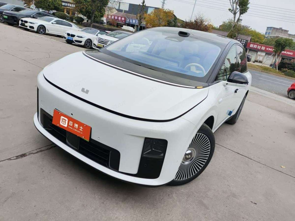 Li i8 2025 image de voiture 