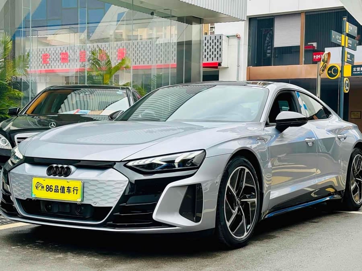 Audi RS e-tron GT 2024 car image 