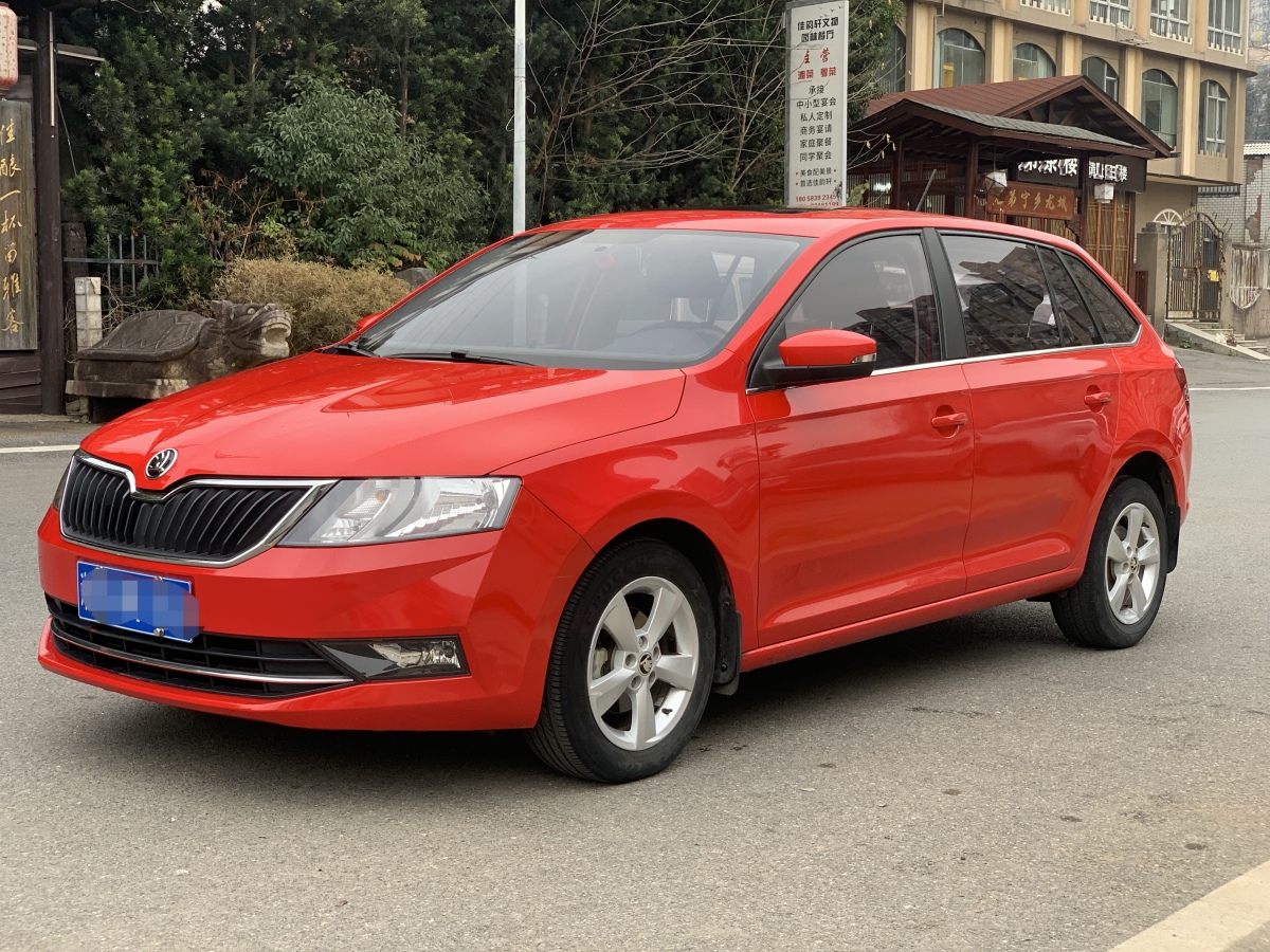 Skoda Rapid Spaceback 2018 Skoda Rapid Spaceback 2018 car image