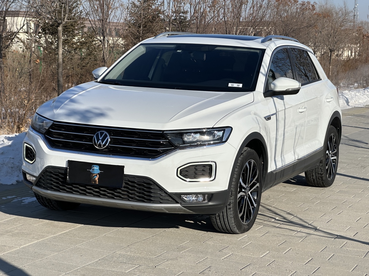Volkswagen T-Roc 2021 car image 