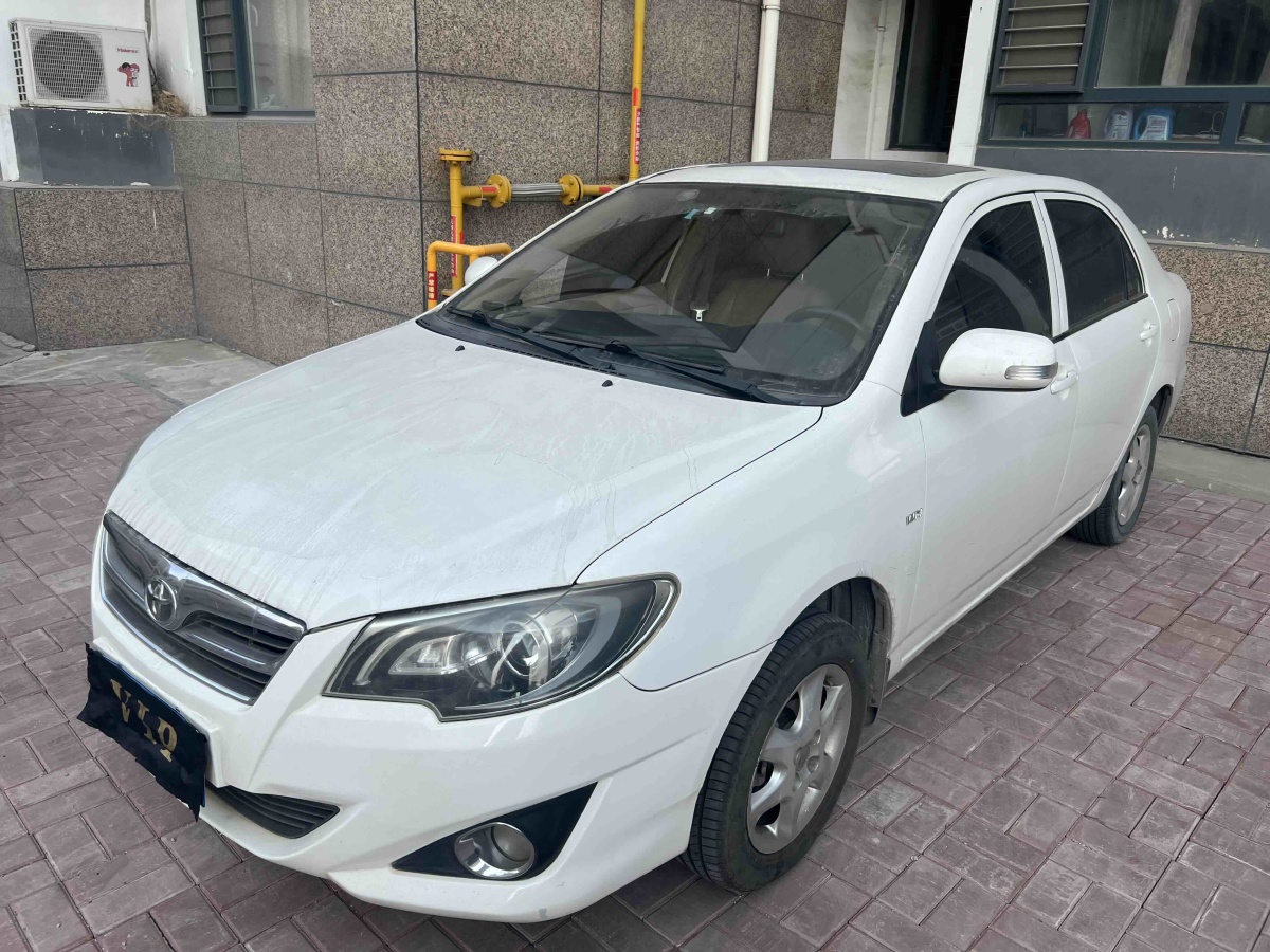 Toyota Corolla (Classic) 2015 Toyota Corolla (Classic) 2015 immagine di auto