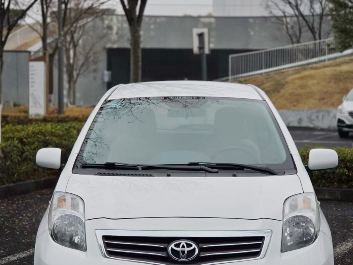 Toyota Yaris 2013 Toyota Yaris 2013 imagen de coche