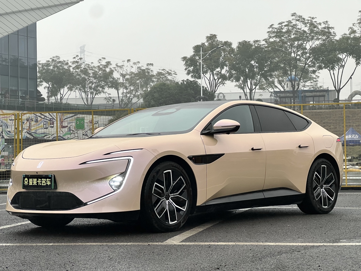 Avatr 12 2024 car image 