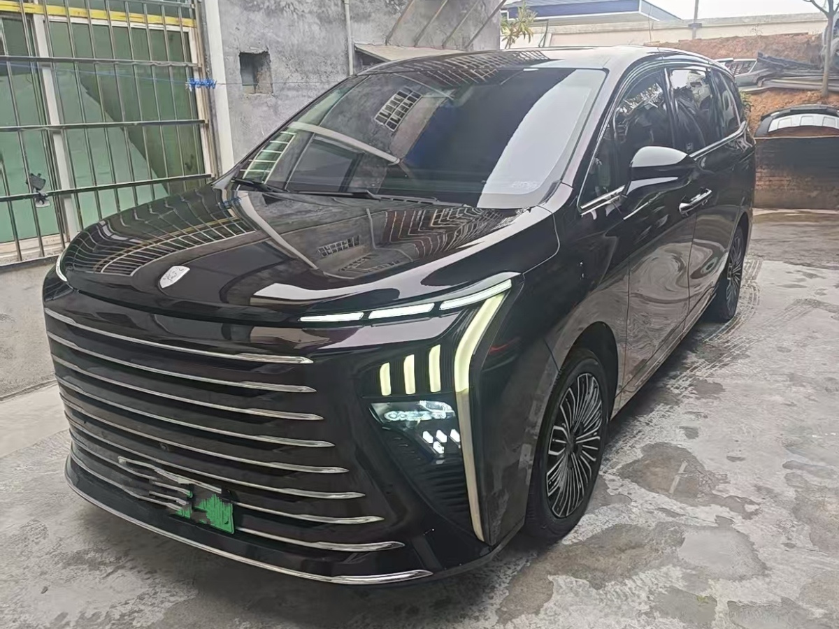 Forthing V9 2024 car image 