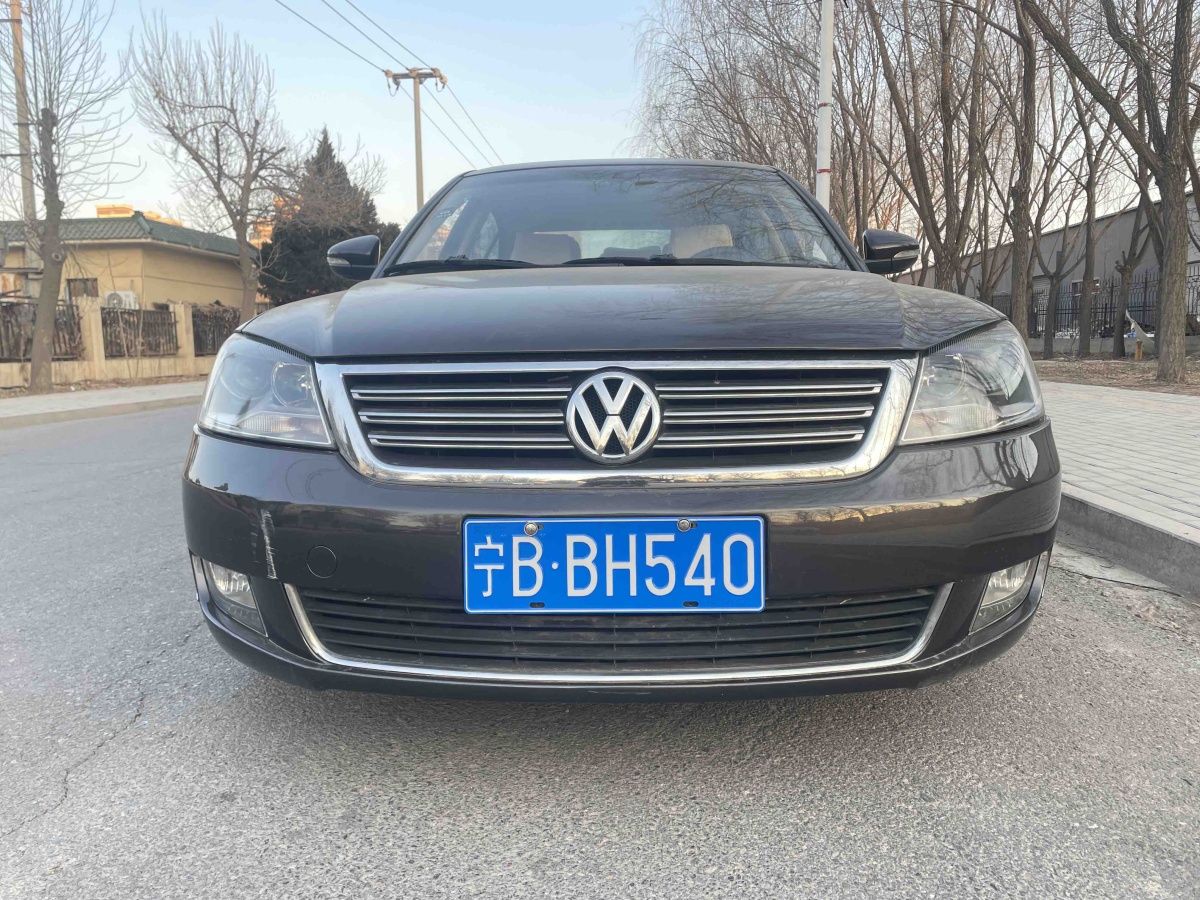 Volkswagen Passat Lingyu 2010 car image 