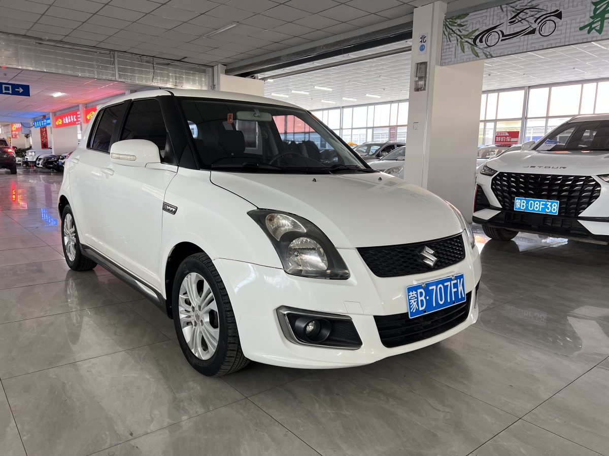 Suzuki Swift 2015 Suzuki Swift 2015 immagine di auto