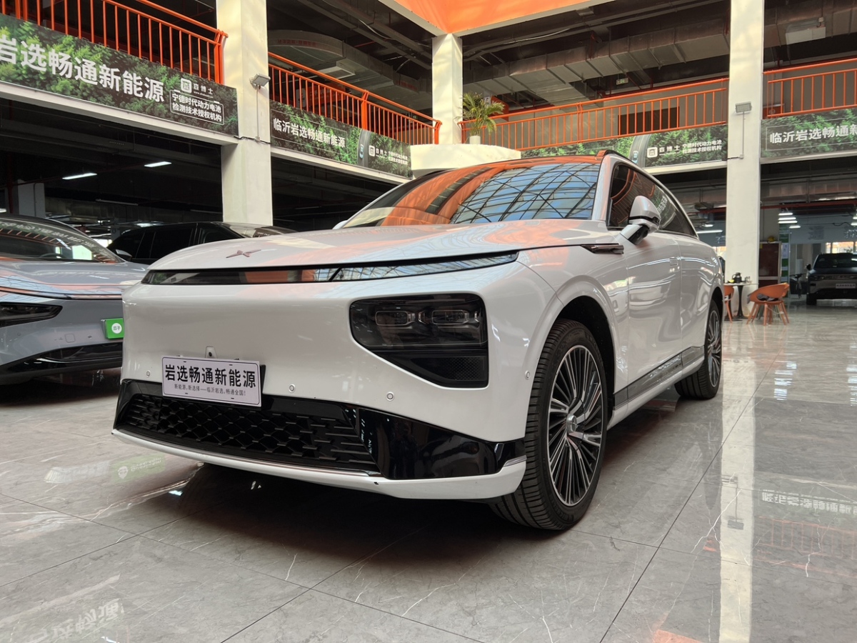 Xpeng G9 2023 immagine di auto 