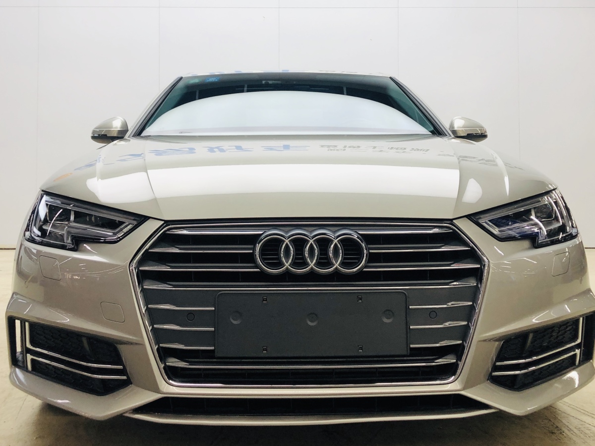 Audi A4L 2018 Audi A4L 2018 car image