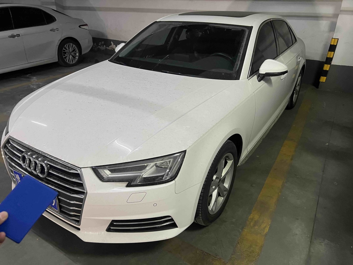 Audi A4L 2017 car image 