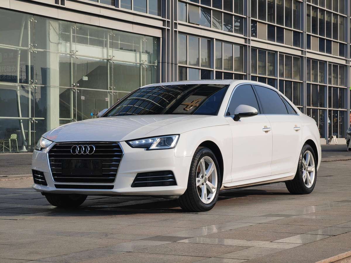 Audi A4L 2018 car image 