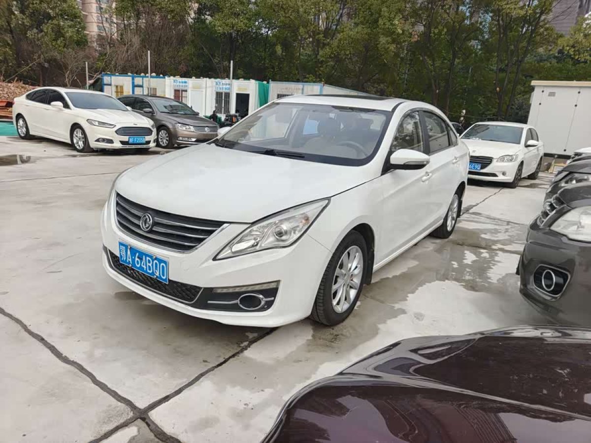 Forthing JOYEAR S50 2016 Forthing JOYEAR S50 2016 immagine di auto