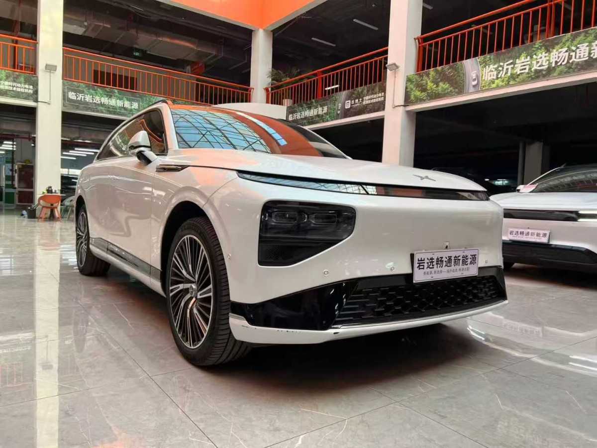 Xpeng G9 2023 immagine di auto 