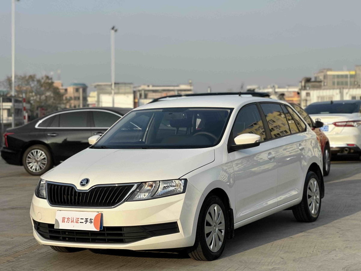 Skoda Rapid Spaceback 2019 Skoda Rapid Spaceback 2019 car image