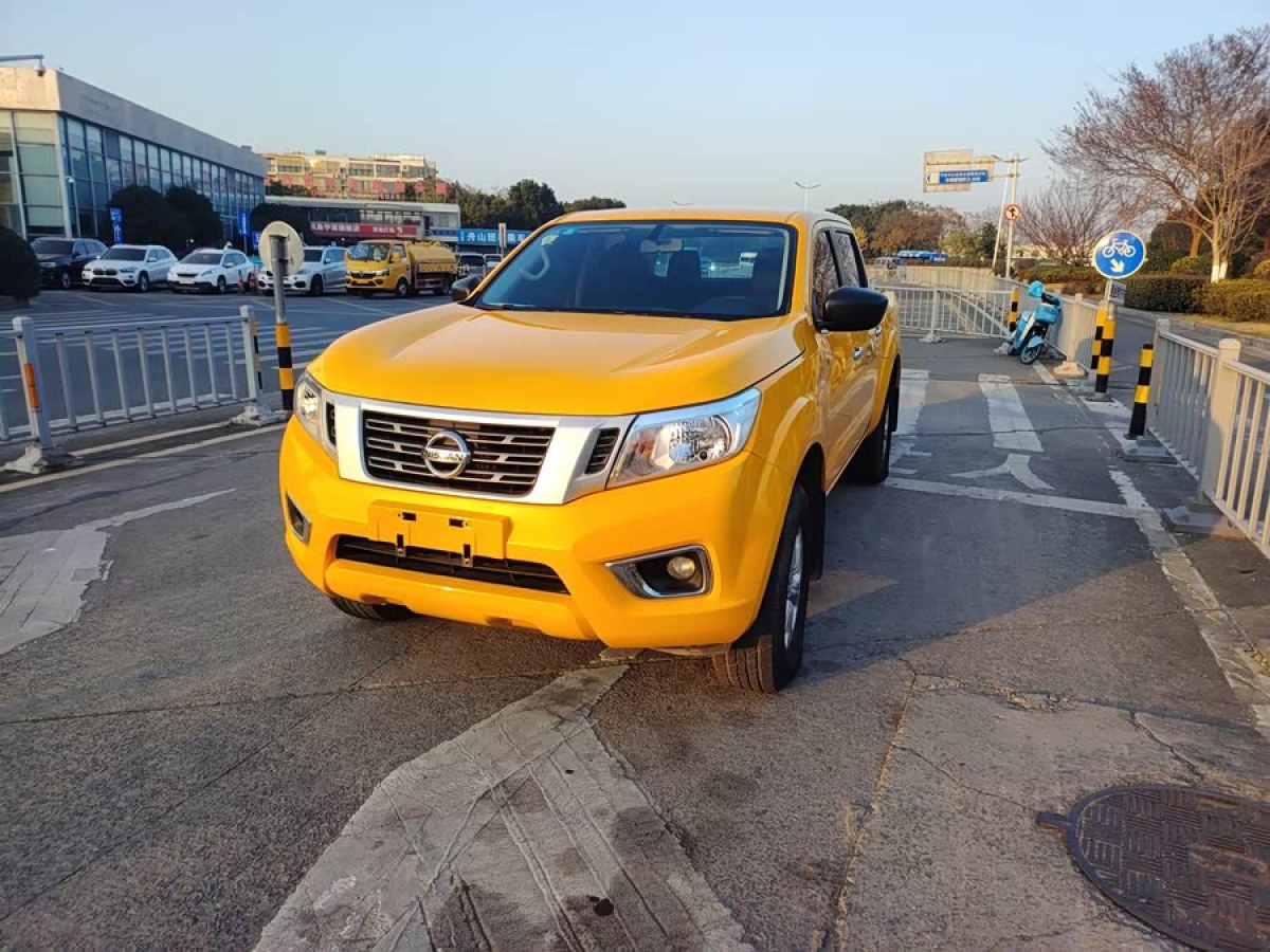 Nissan Navara 2021 汽车图片 