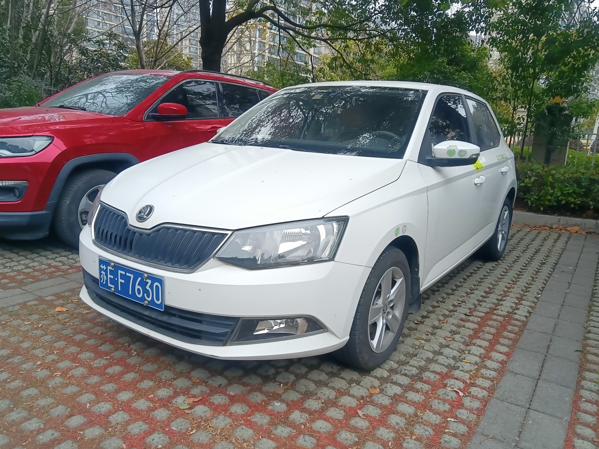 Skoda Fabia 2016 Skoda Fabia 2016 car image