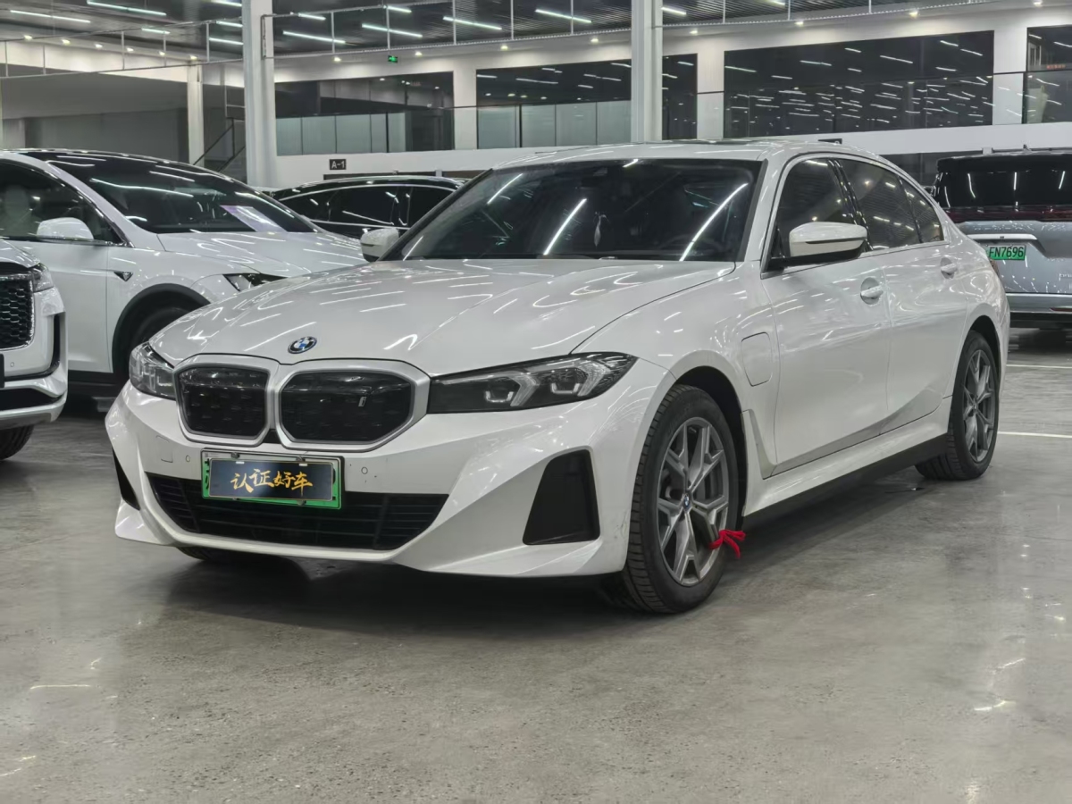 BMW i3 2024 car image 