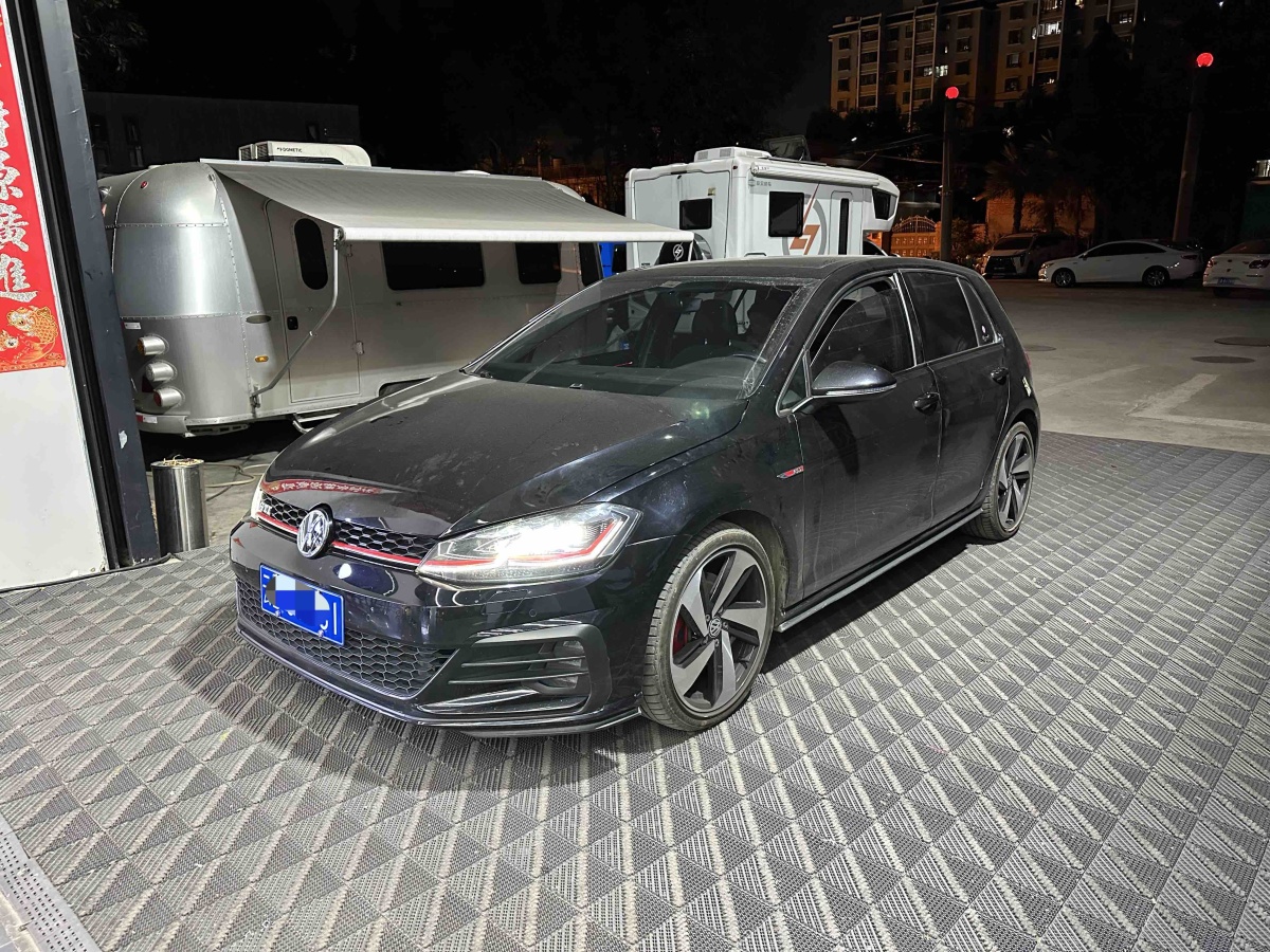 Volkswagen 2019 car image 