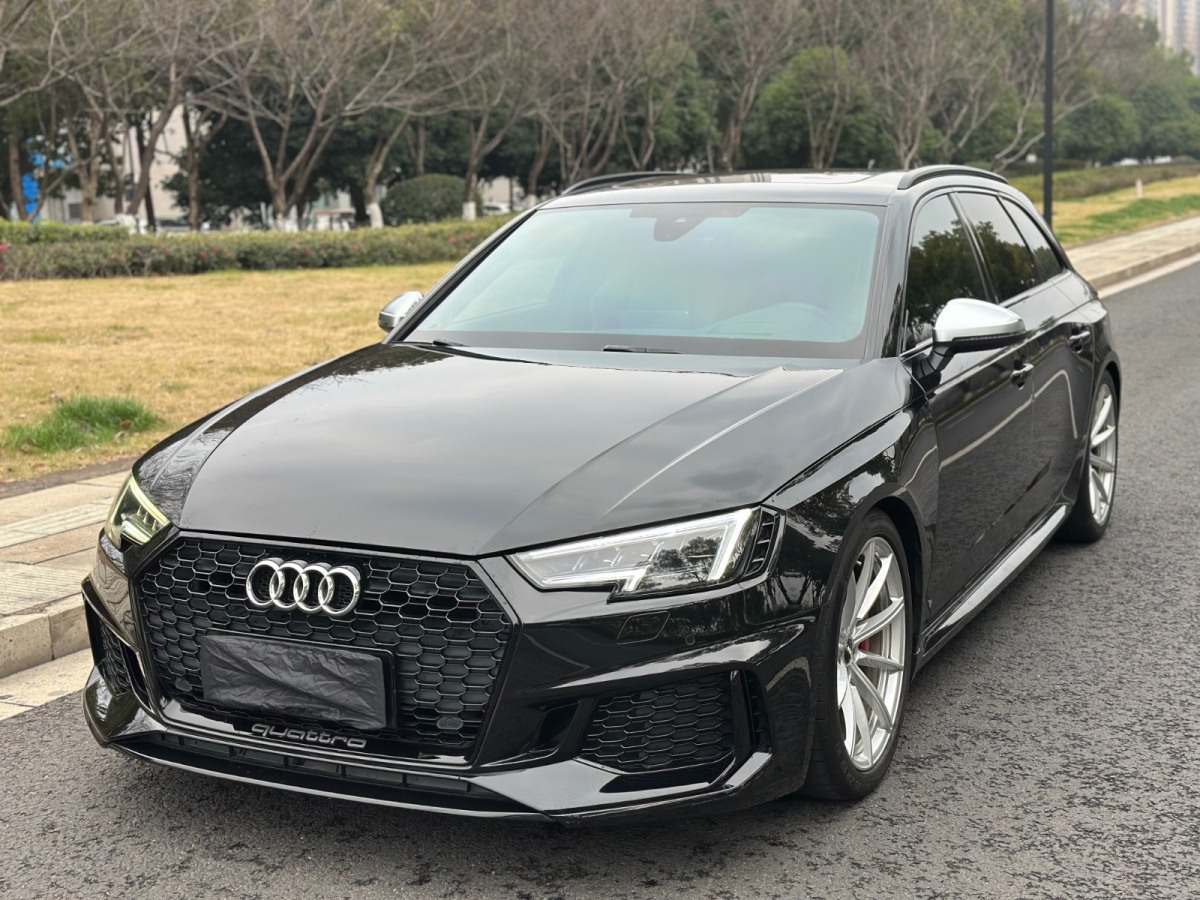 Audi RS 4 2019 car image 