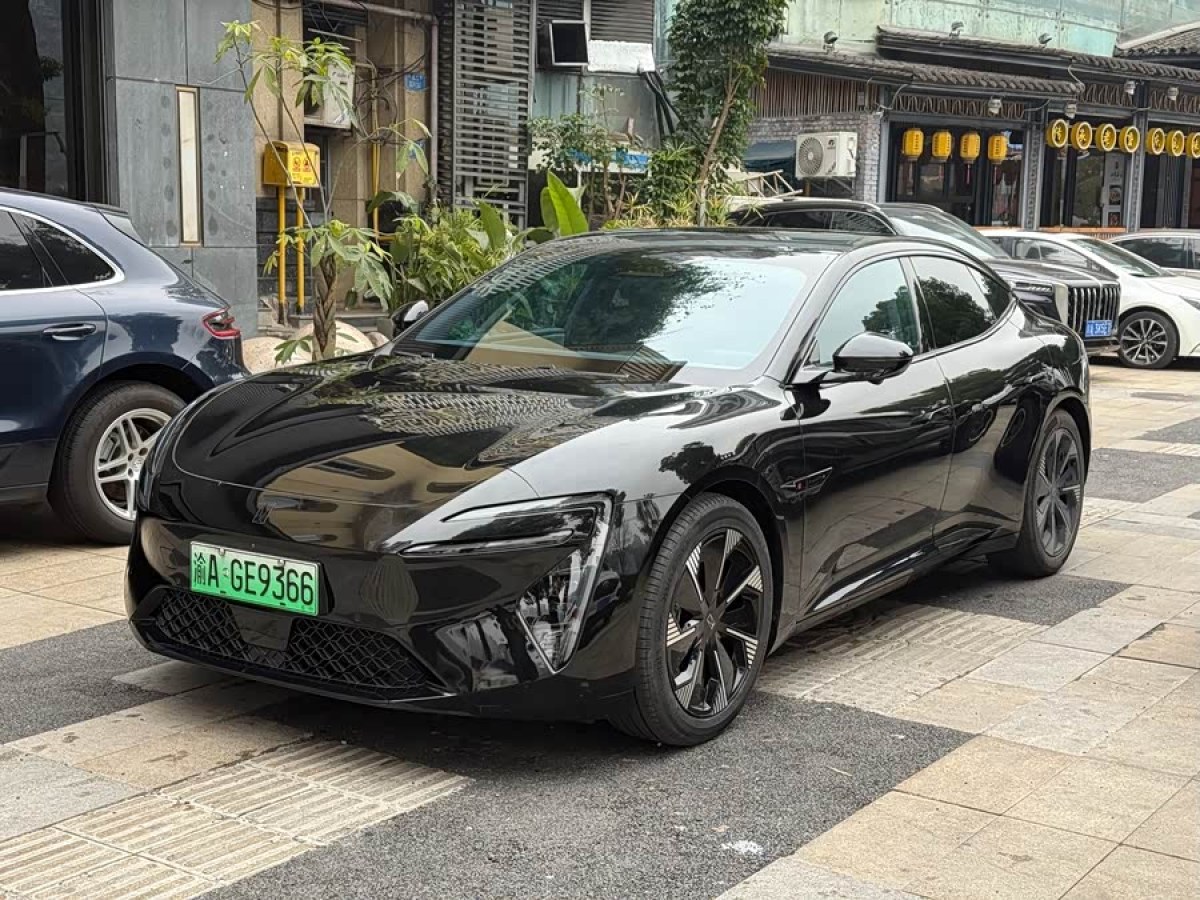 Avatr 06 2025 car image 