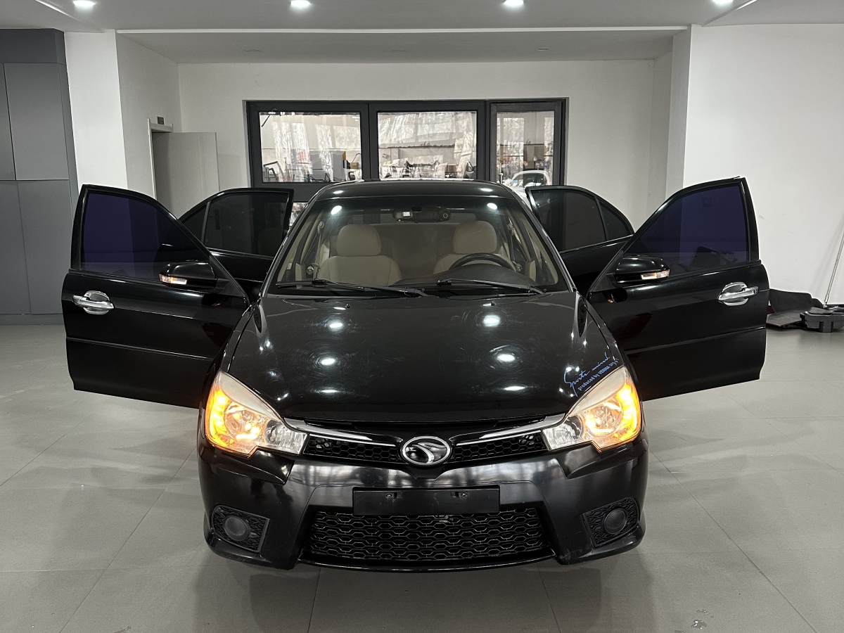 Soueast V3 Lingyue 2014 Soueast V3 Lingyue 2014 car image