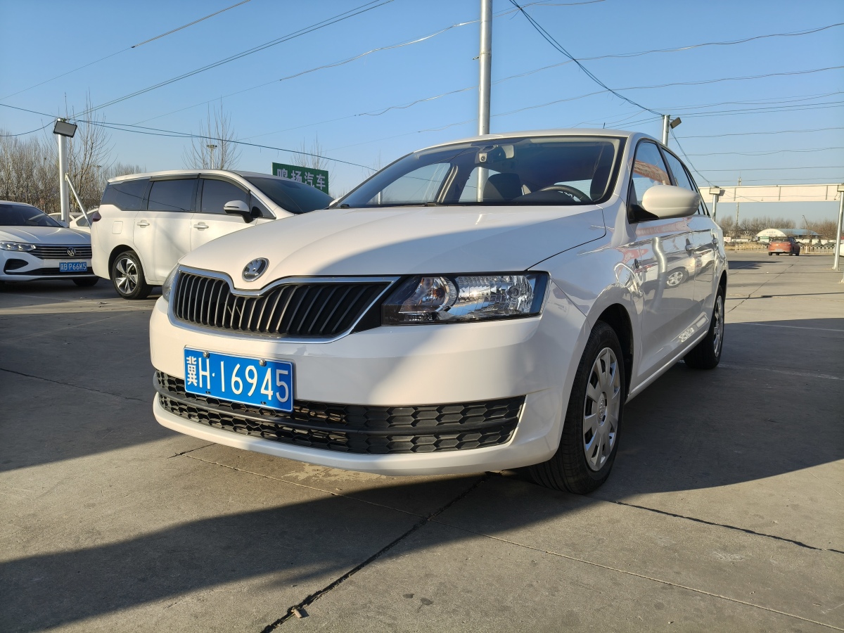 Skoda Rapid Spaceback 2017 Skoda Rapid Spaceback 2017 car image