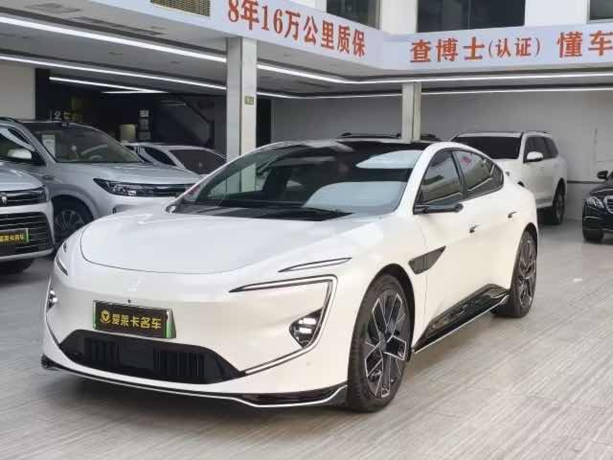 Avatr 12 2025 car image 