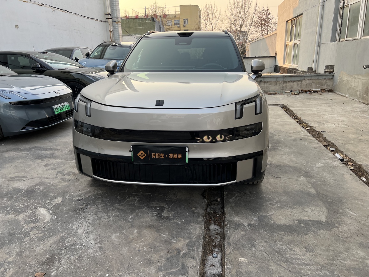 Lynk & Co 900 2025 car image 