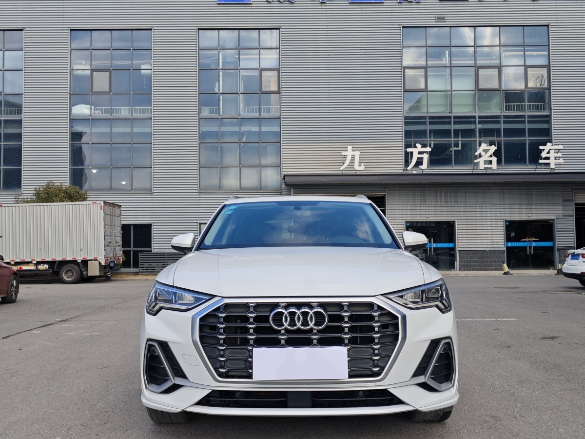 Audi 2019 car image 