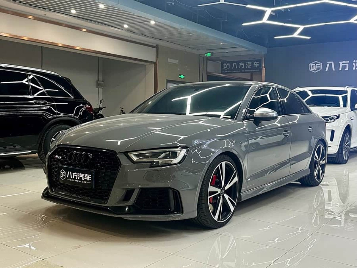 Audi RS 3 2018 car image 