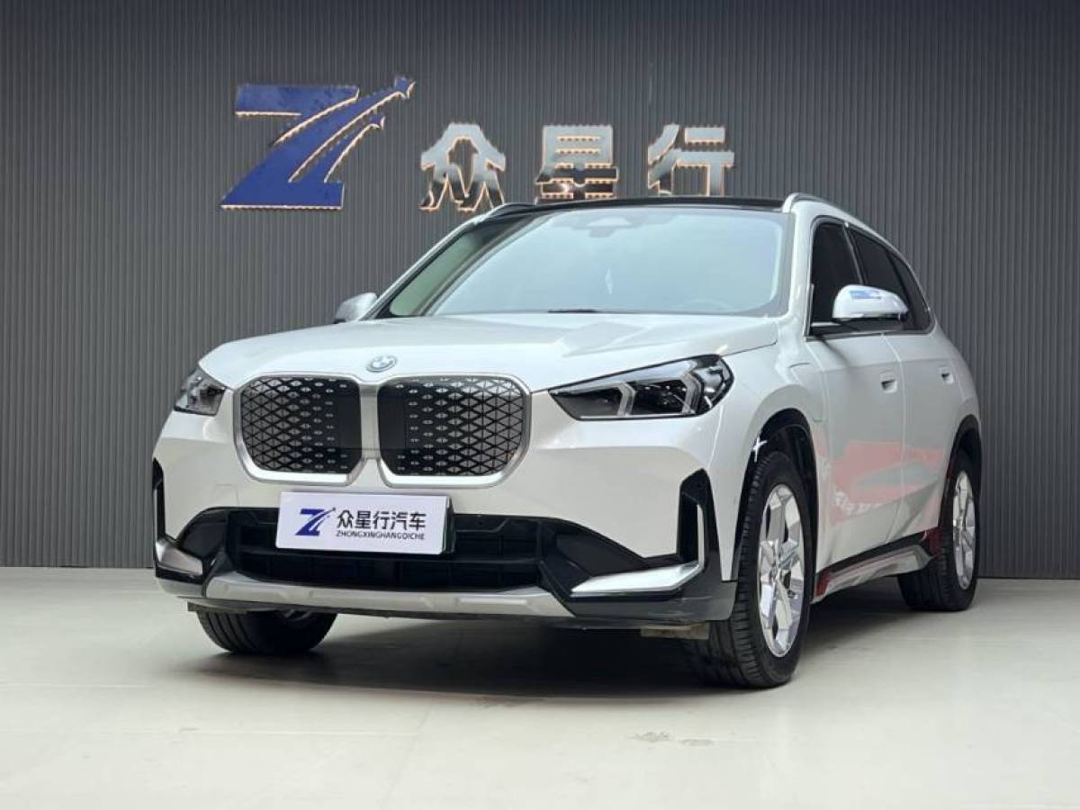 BMW iX1 2024 car image 