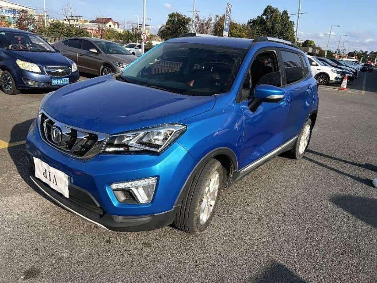 Changan CS15 2016 Changan CS15 2016 immagine di auto