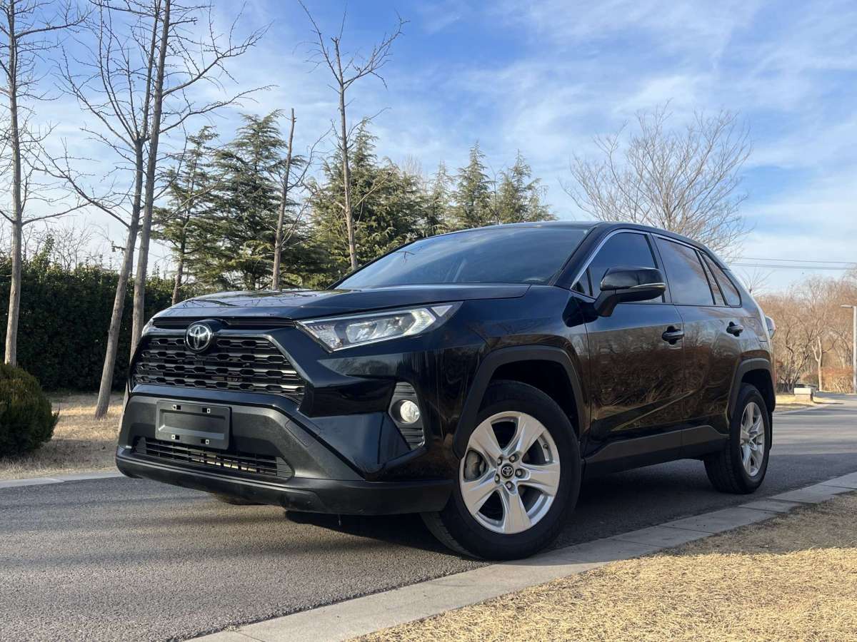Toyota RAV4 2022 car image 