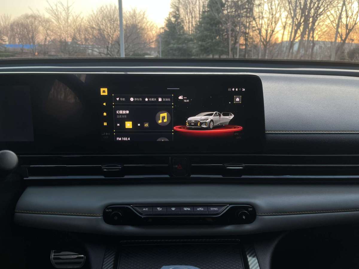 Toyota Corolla Cross 2024 Toyota Corolla Cross 2024 immagine di auto