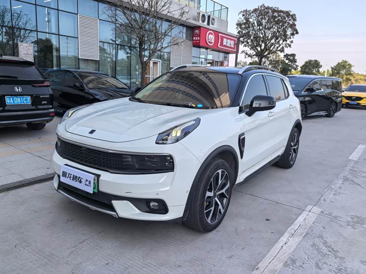 Lynk & Co 01 EM-P 2018 Lynk & Co 01 EM-P 2018 car image