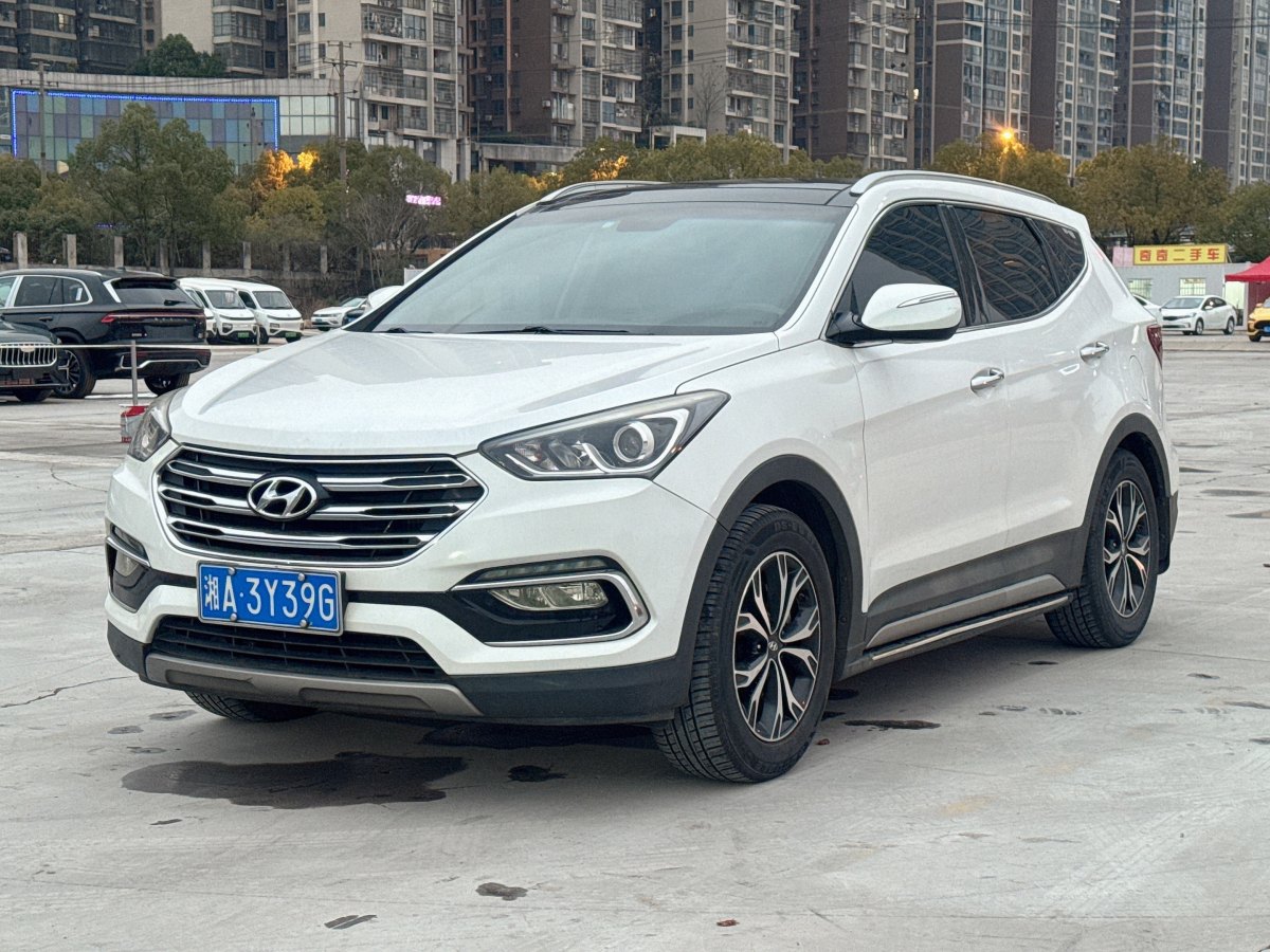 Hyundai Santa Fe 2017 car image 