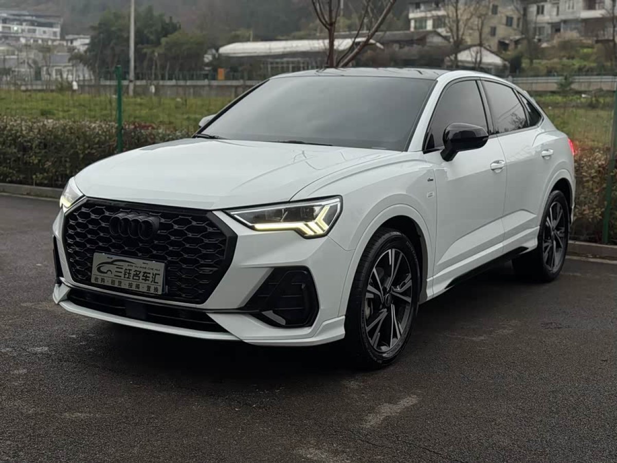 Audi Q3 2022 car image 