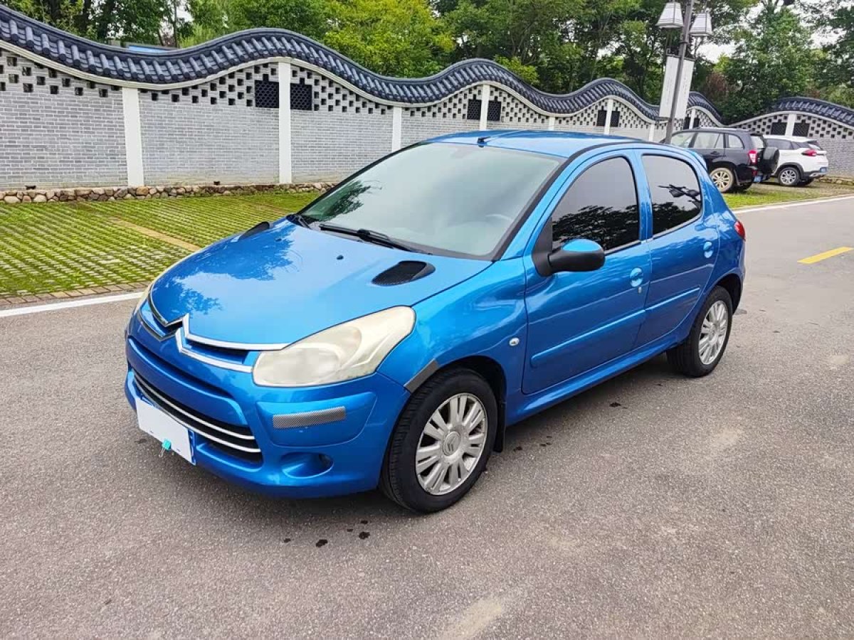 Citroen C2 2012 Citroen C2 2012 immagine di auto