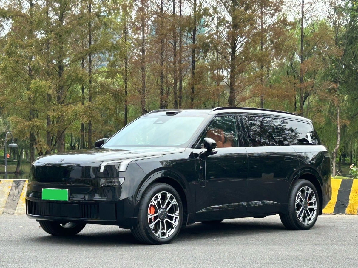 Lynk & Co 900 2025 Lynk & Co 900 2025 car image