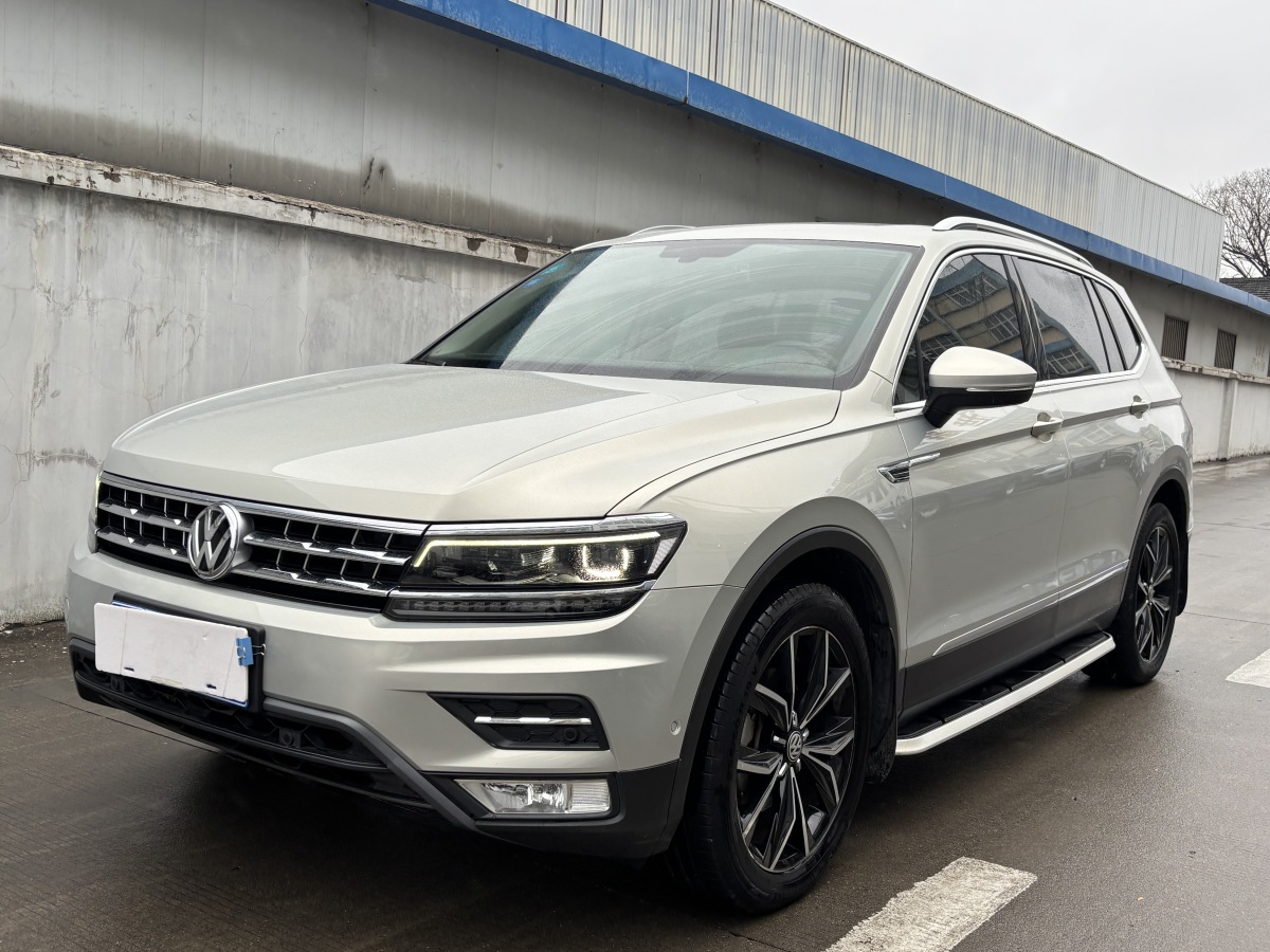 Volkswagen Tiguan X 2017 Volkswagen Tiguan X 2017 car image