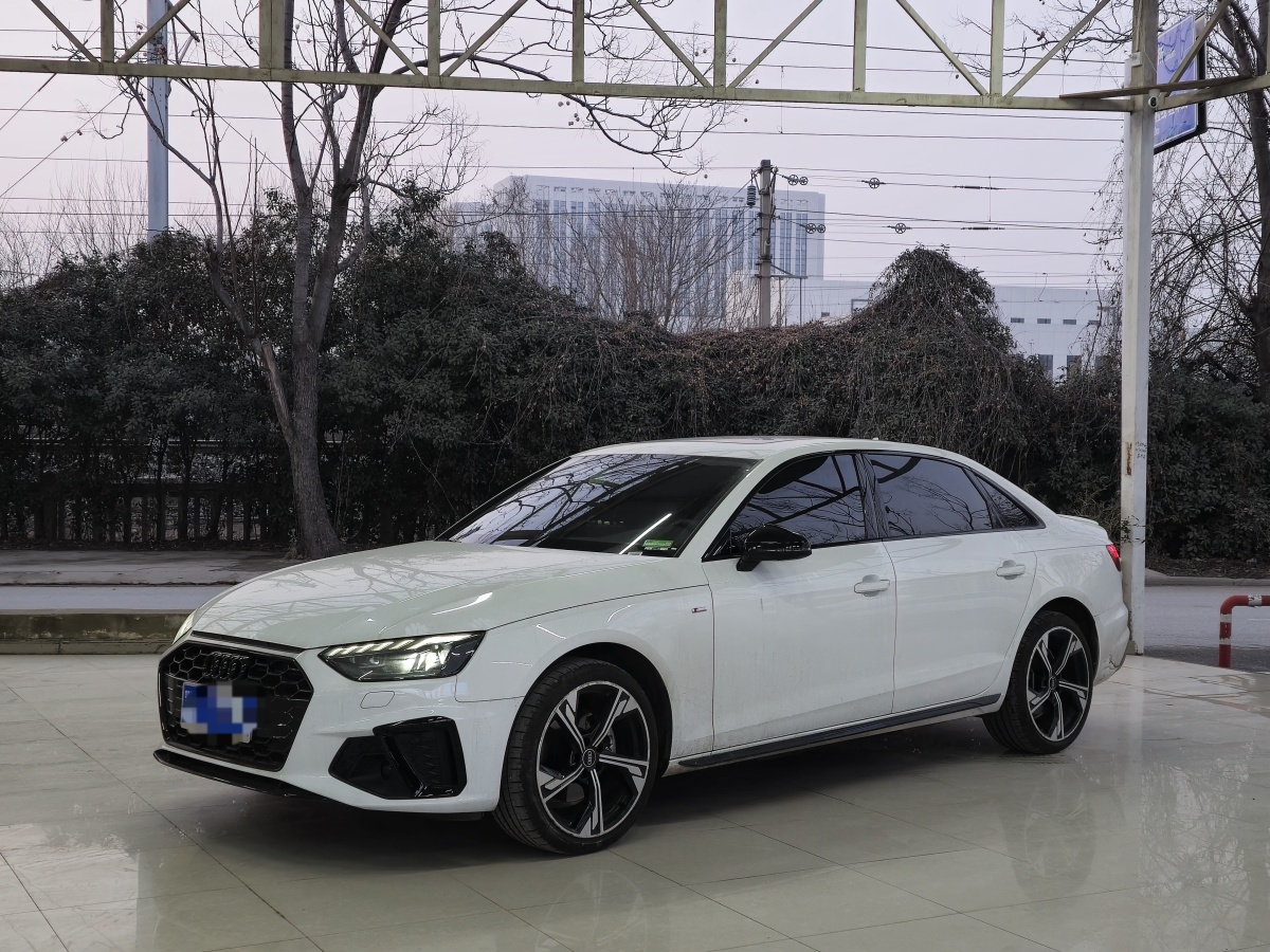 Audi A4L 2025 car image 