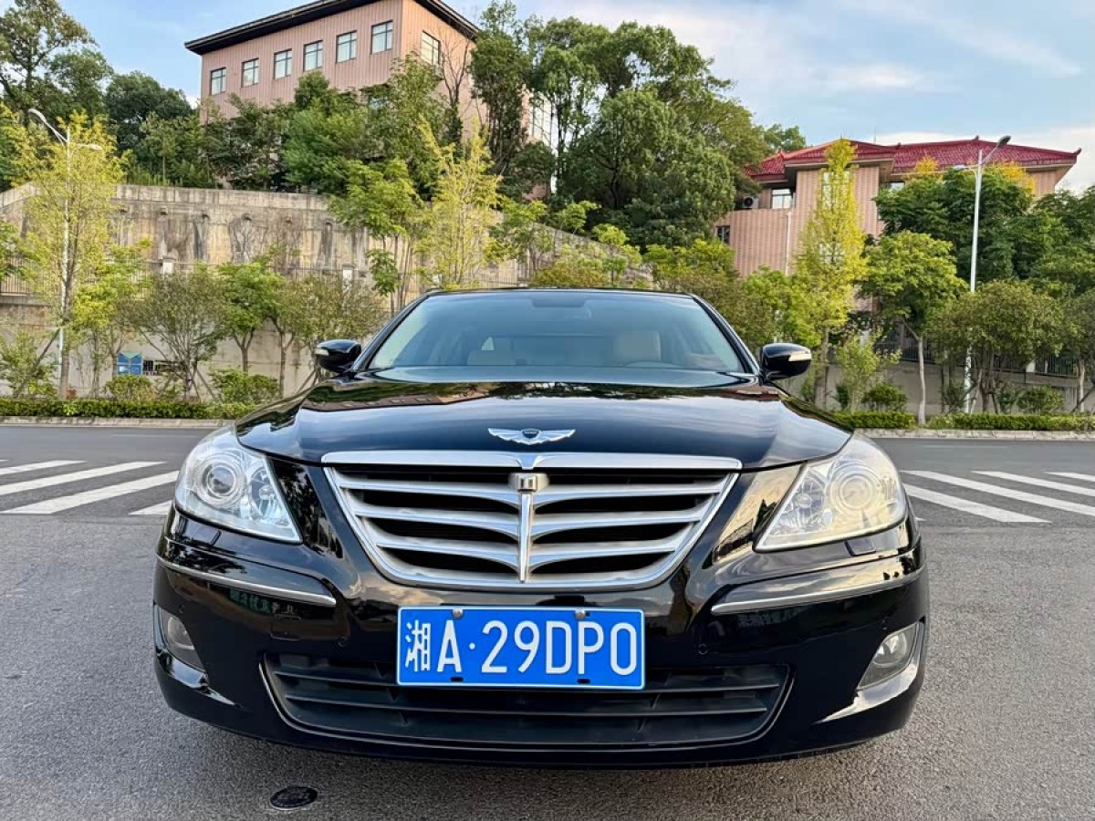 Hyundai Rohens 2010 car image 