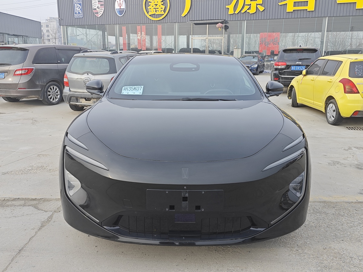 Avatr 12 2025 immagine di auto 