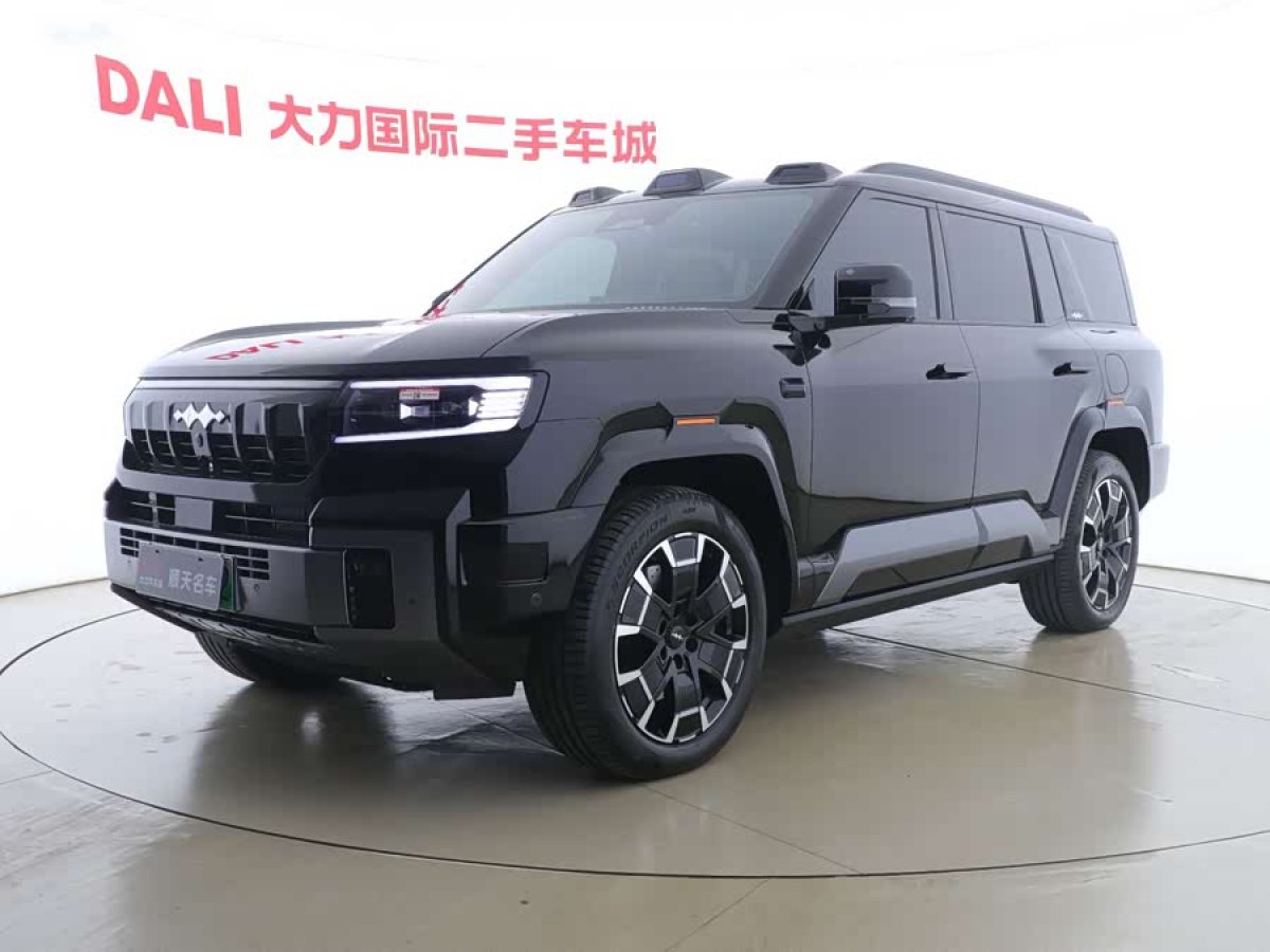 FangChengBao Leopard 8 2025 FangChengBao Leopard 8 2025 car image