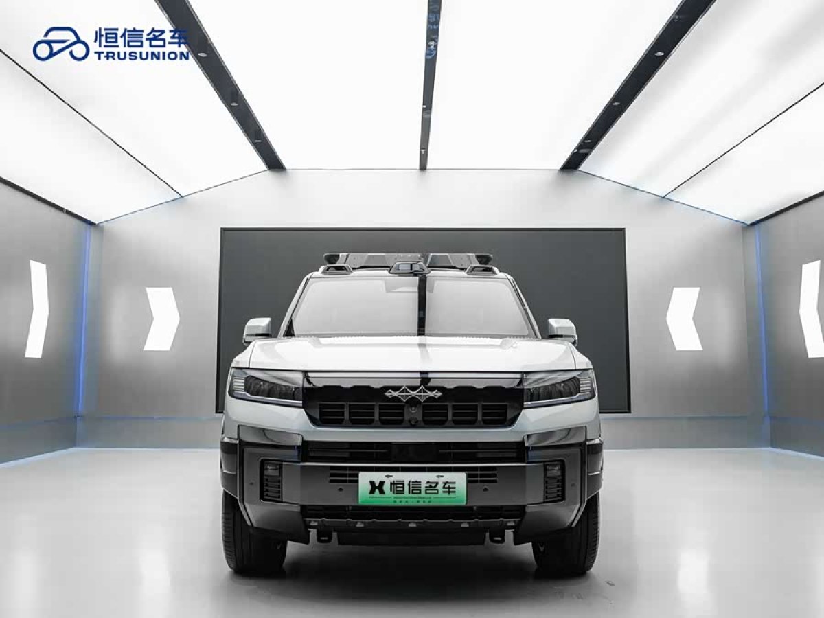 FangChengBao Leopard 8 2025 FangChengBao Leopard 8 2025 car image